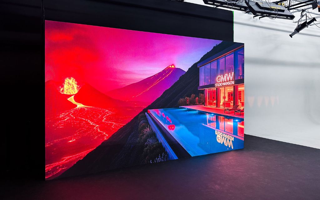 GMW LED Studio – LED-Wall zeigt Vulkan-Landschaft und Luxusvilla